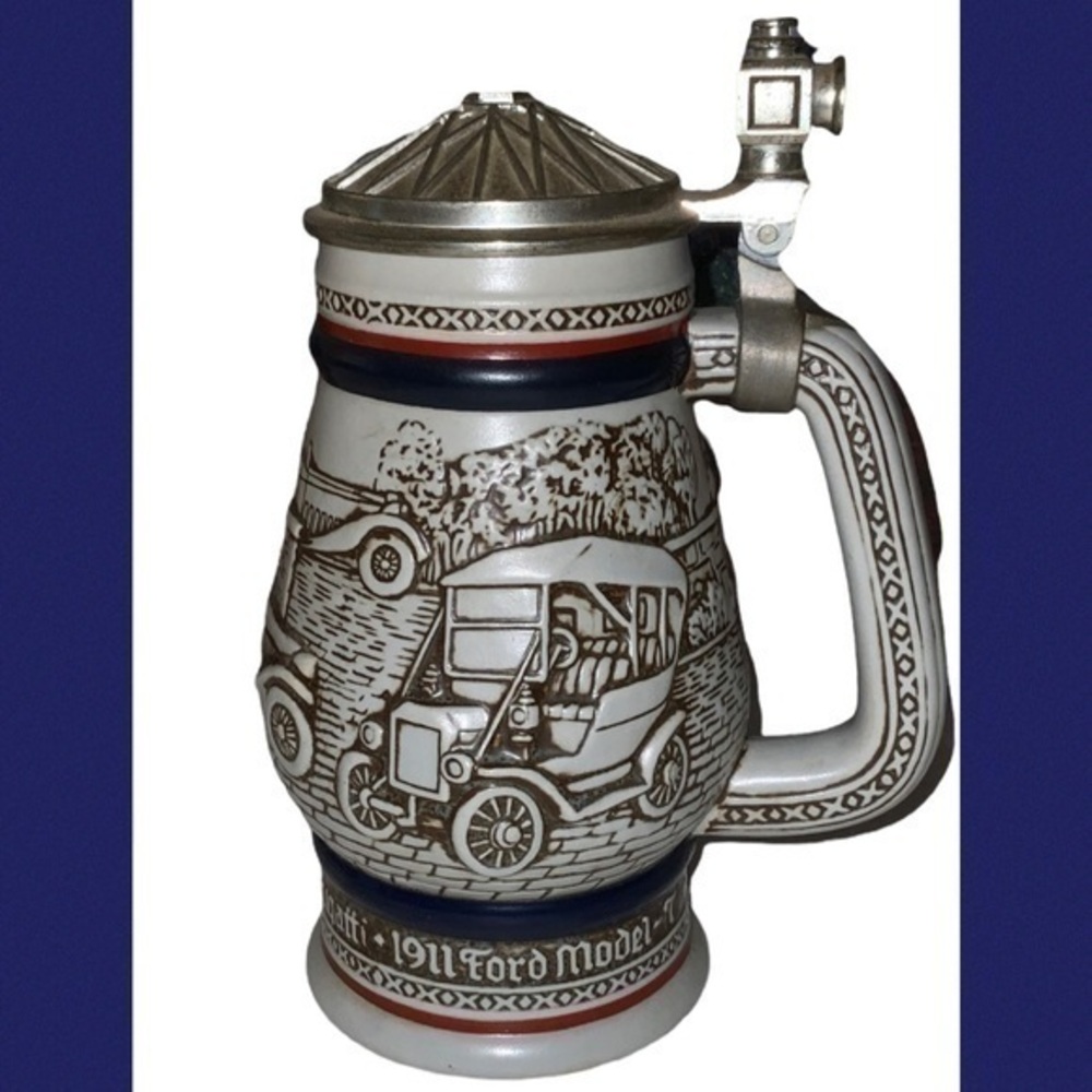Avon Handcrafted In Brazil In 1979 Classic Cars Blue & Tan Beer Stein #02176